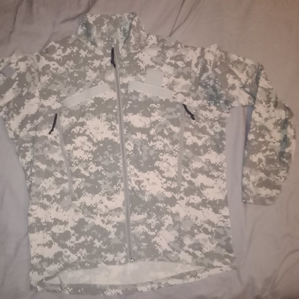 VINTAGE Patagonia Camo Made in USA Windbreaker